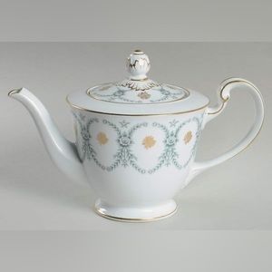 Teapot & Lid N829
by NORITAKE